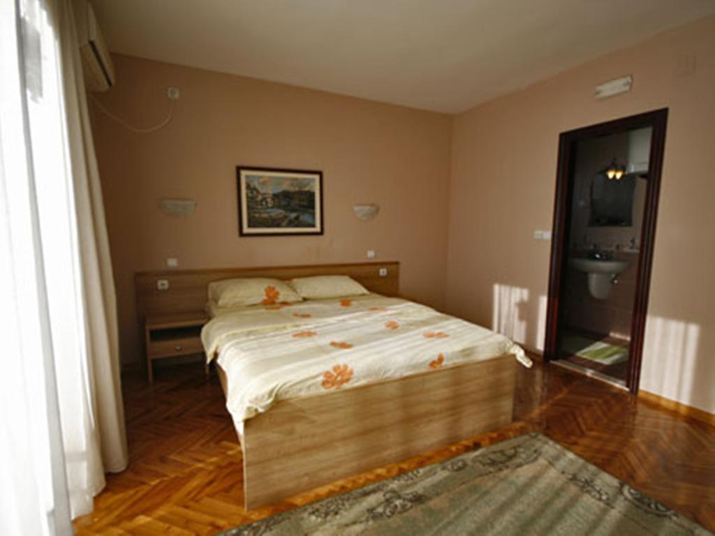 Hotel Ambiente Podgorica Camera foto